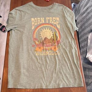 Wrangler Green Graphic T-shirt | Born Free | Large